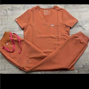 Figs Women's Terracotta Scrub Set